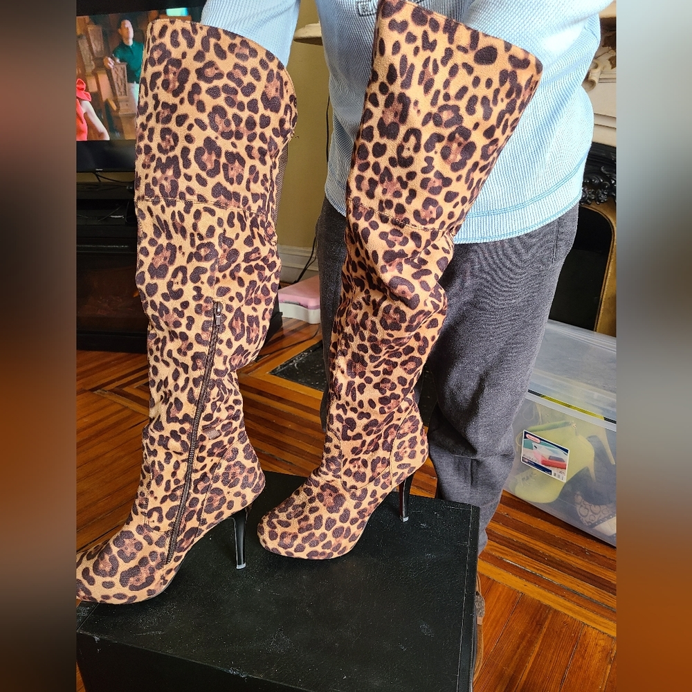 Over the knee cheetah heels - Picture 2 of 4